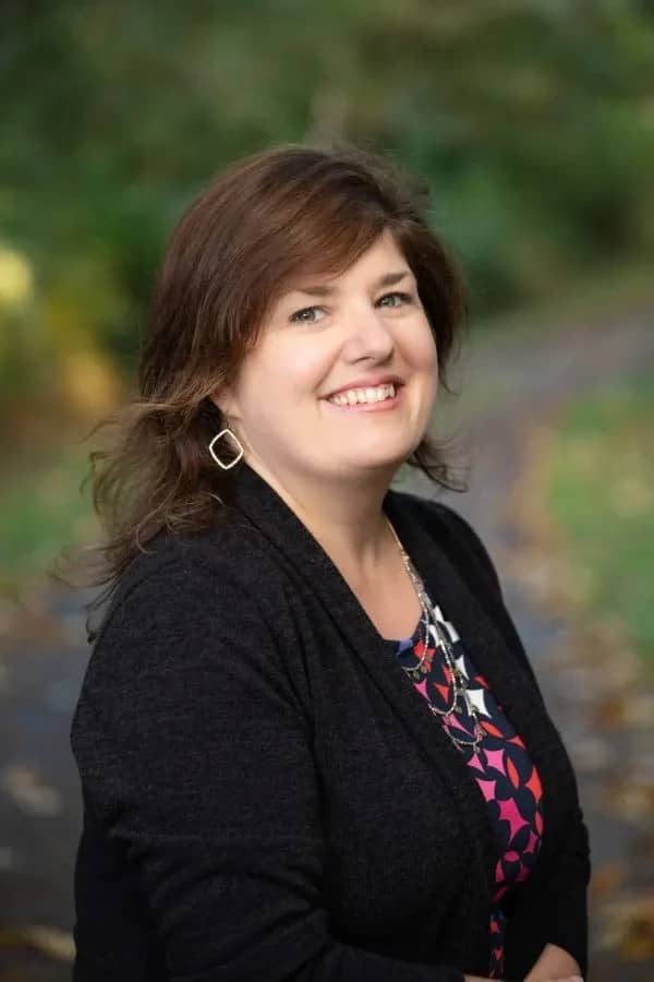 Kimberly, window treatment specialist